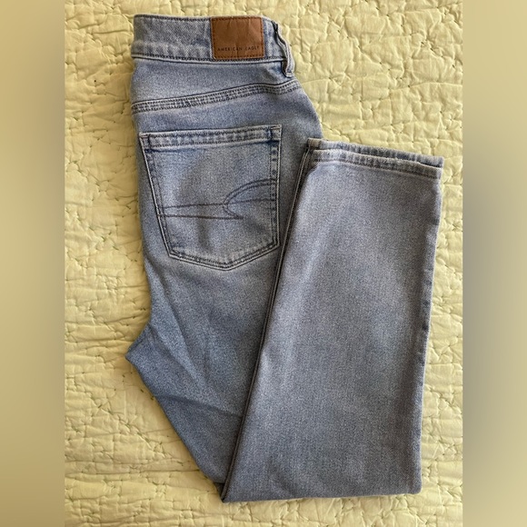 American Eagle Outfitters Denim - American Eagle Mom Jean, AEO Jeans Size 4